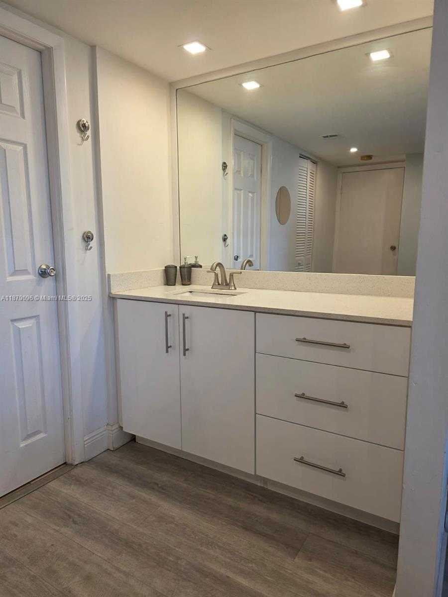 Small Image of 20335 WEST COUNTRY CLUB DR #2401, Aventura Number 36