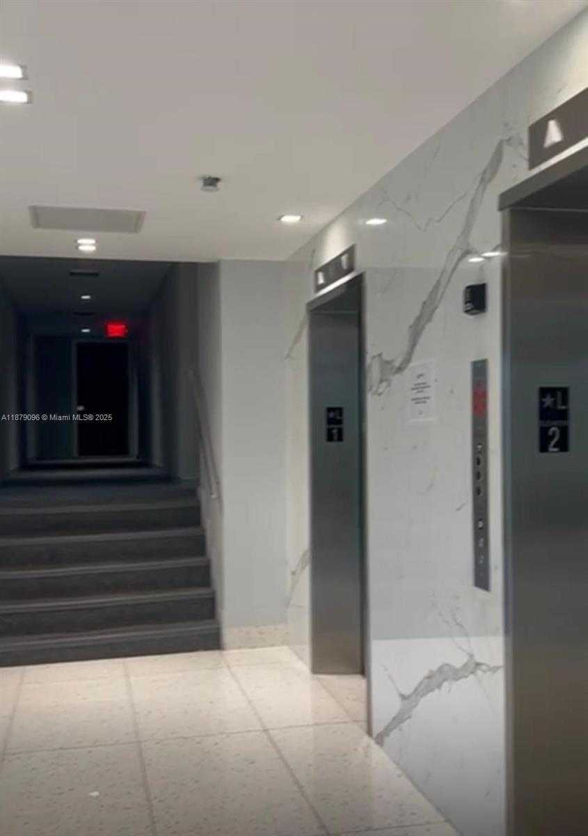 Small Image of 20335 WEST COUNTRY CLUB DR #2401, Aventura Number 5