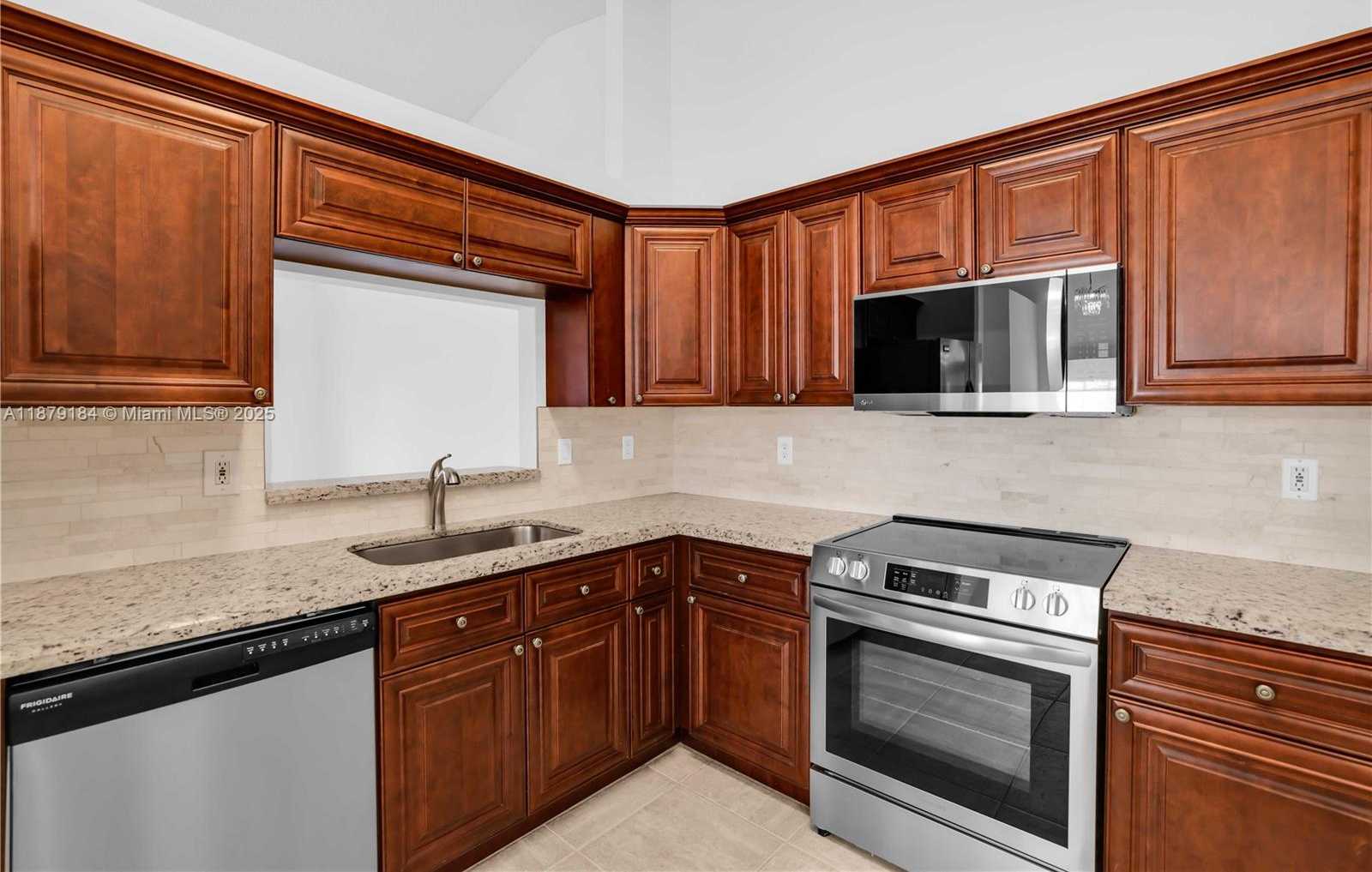Small Image of 6082 HELICONIA RD, Delray Beach Number 13