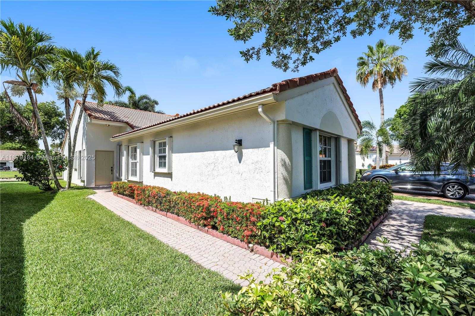 Small Image of 6082 HELICONIA RD, Delray Beach Number 16