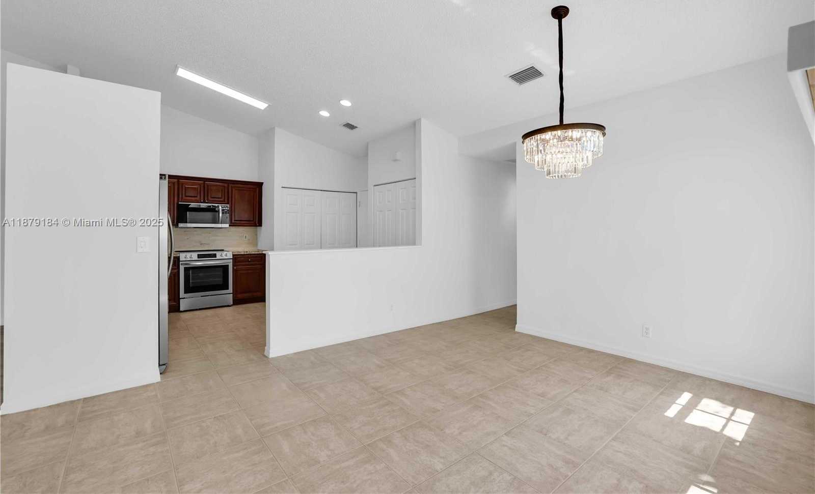 Small Image of 6082 HELICONIA RD, Delray Beach Number 3