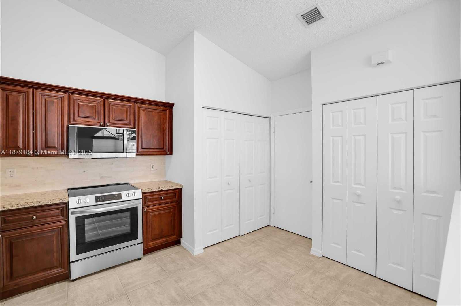 Small Image of 6082 HELICONIA RD, Delray Beach Number 8