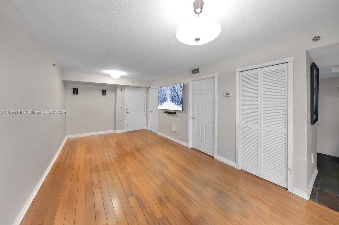 Small Image of 2475 NORTH WEST 16TH ST RD #406, Miami Number 3