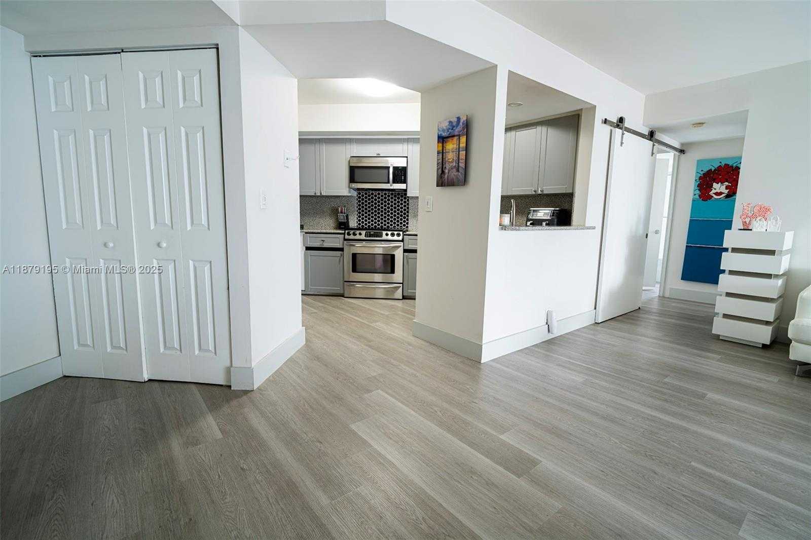 Small Image of 6767 COLLINS AVE #401, Miami Beach Number 8