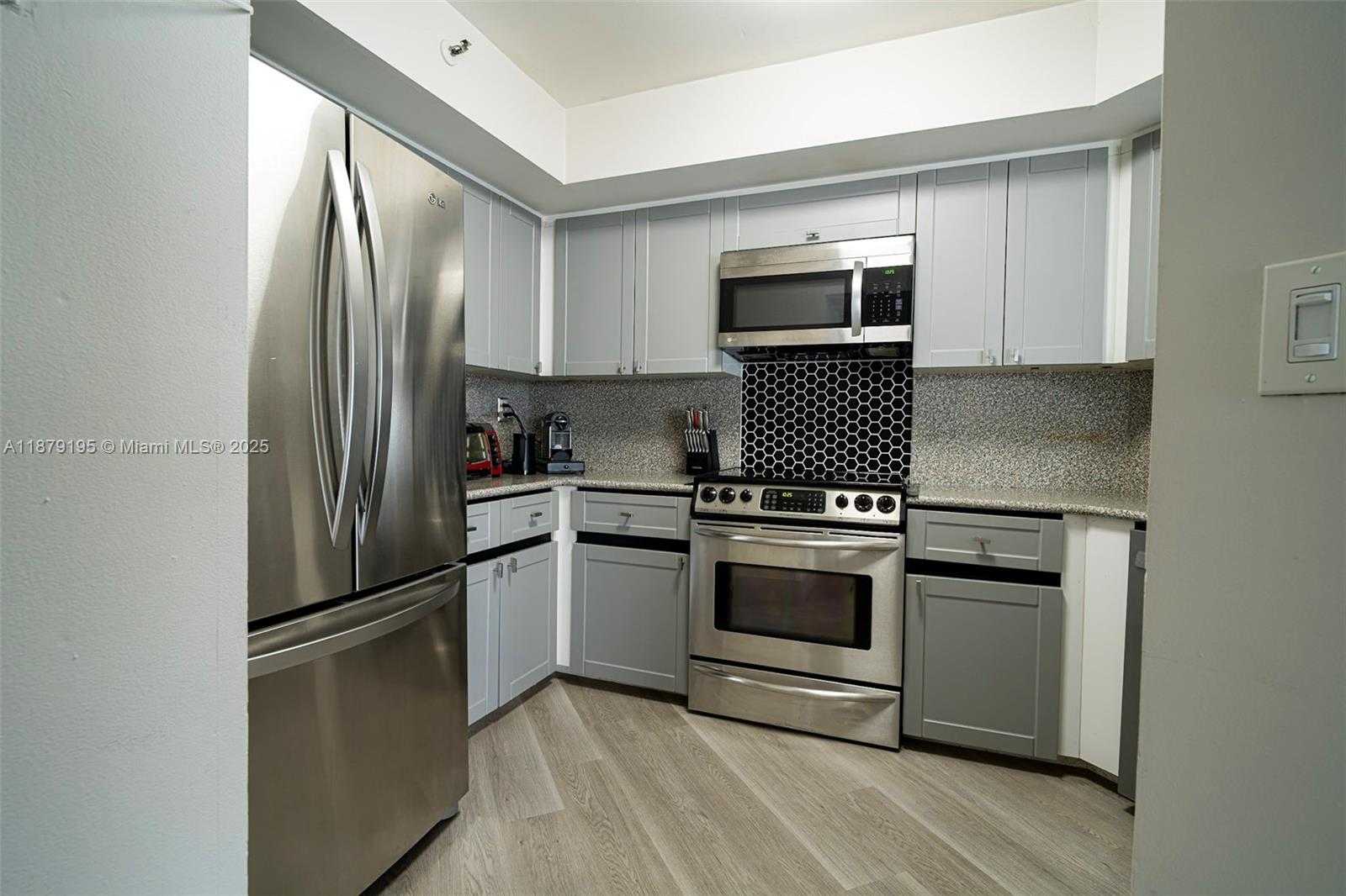 Small Image of 6767 COLLINS AVE #401, Miami Beach Number 9
