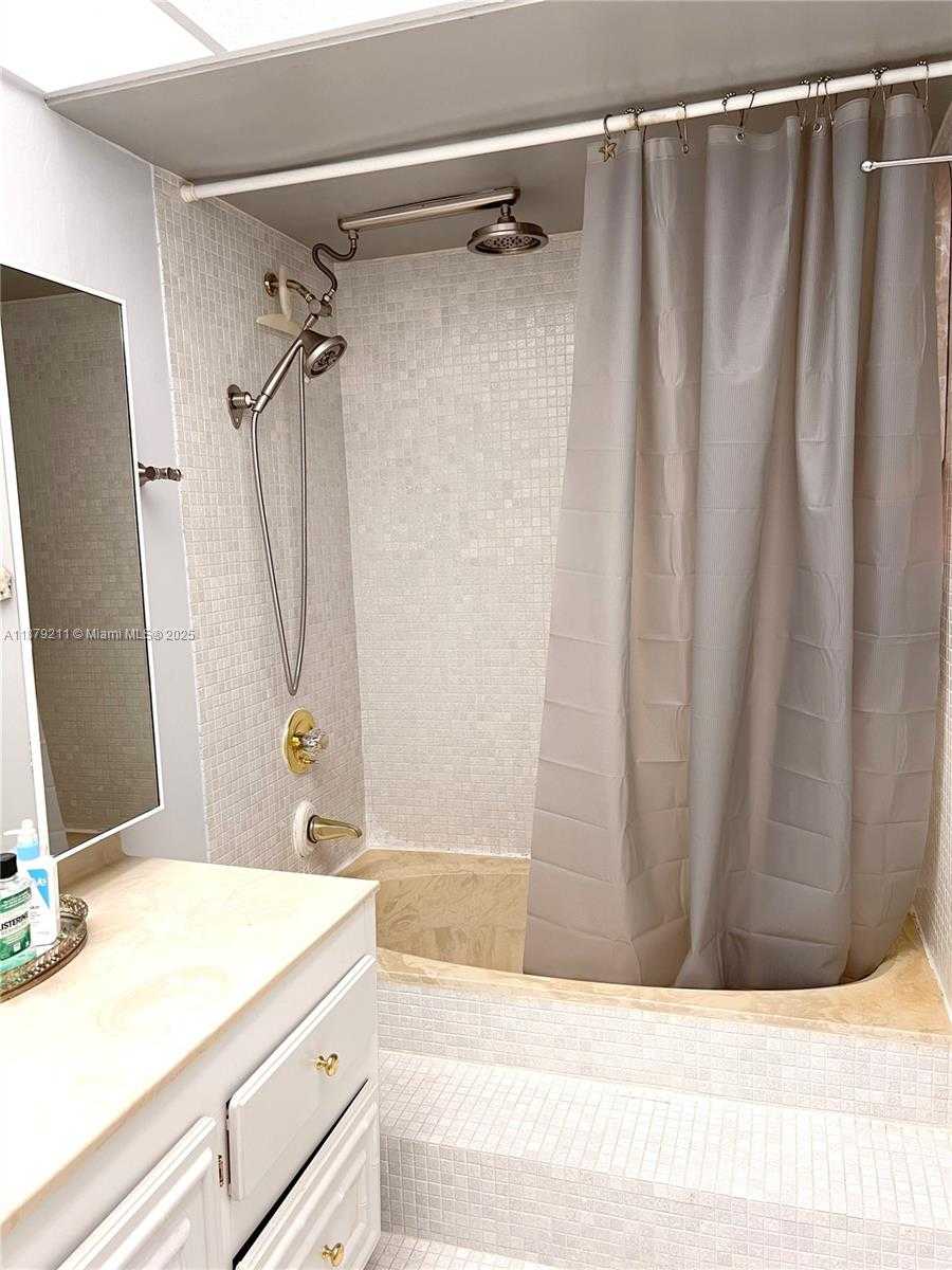 Small Image of 16300 GOLF CLUB RD #710, Weston Number 2