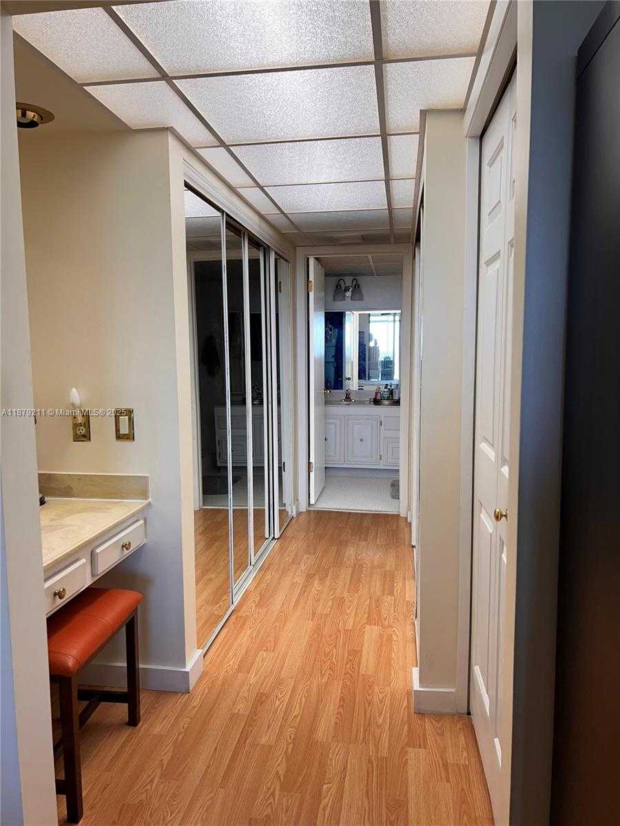 Small Image of 16300 GOLF CLUB RD #710, Weston Number 6