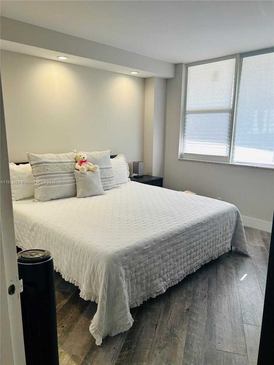 Small Image of 3180 SOUTH OCEAN DR #1620, Hallandale Beach Number 19