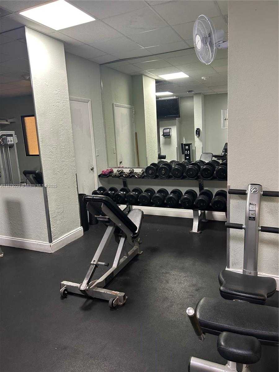 Small Image of 3180 SOUTH OCEAN DR #1620, Hallandale Beach Number 36