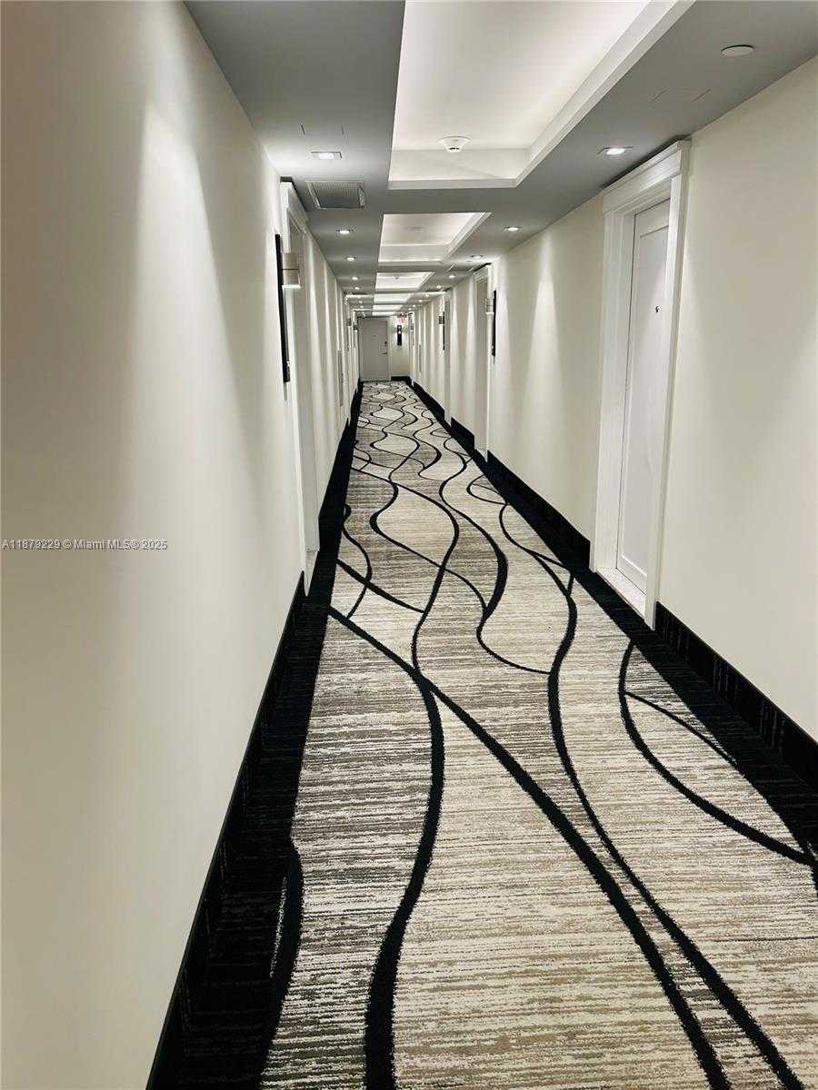 Small Image of 3180 SOUTH OCEAN DR #1620, Hallandale Beach Number 5
