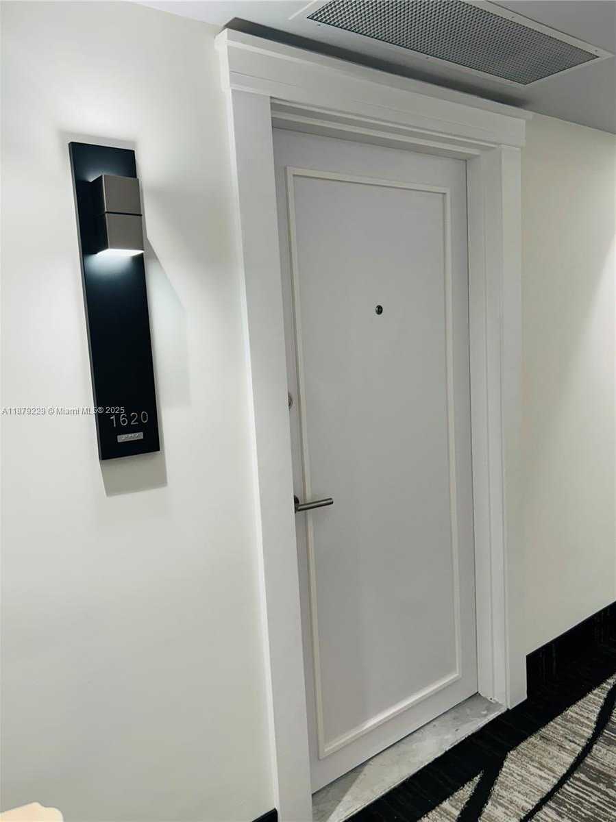 Small Image of 3180 SOUTH OCEAN DR #1620, Hallandale Beach Number 6