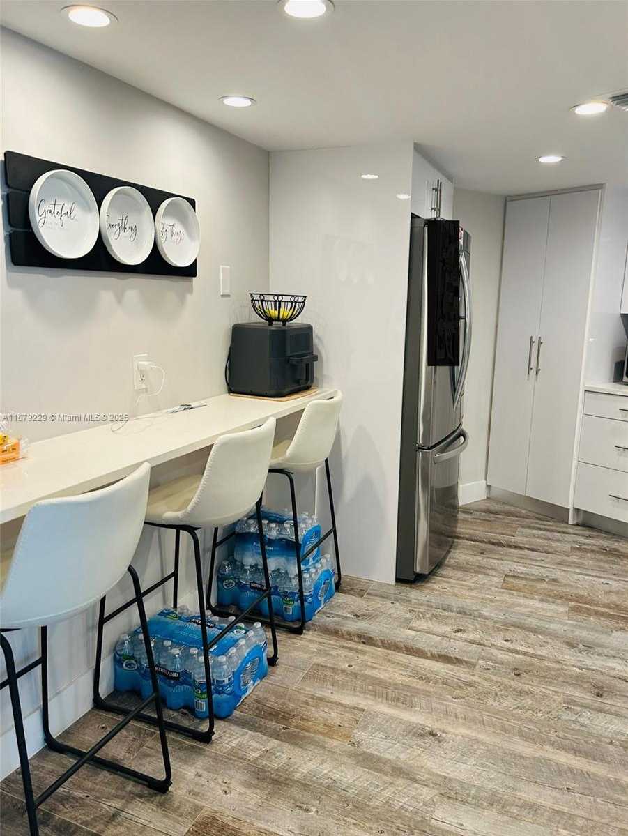 Small Image of 3180 SOUTH OCEAN DR #1620, Hallandale Beach Number 8