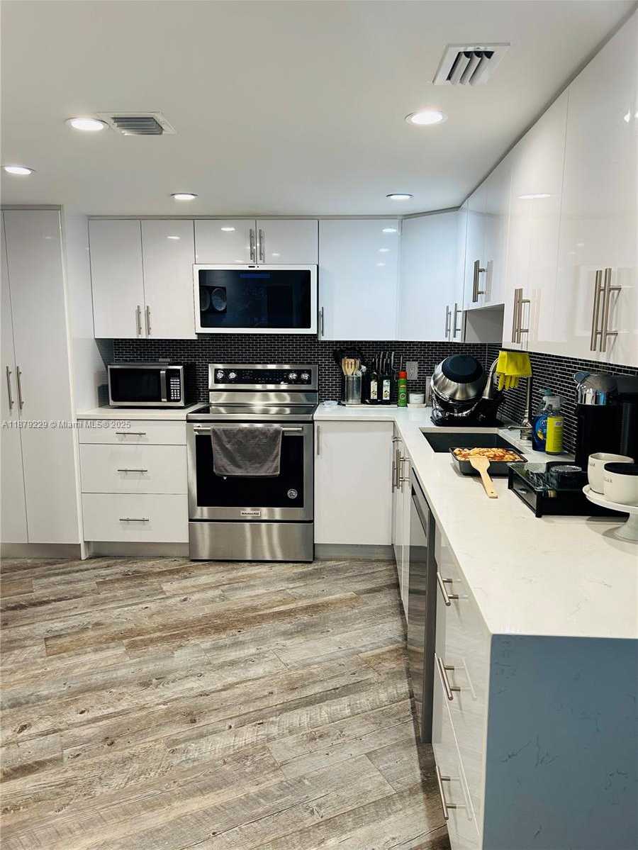 Small Image of 3180 SOUTH OCEAN DR #1620, Hallandale Beach Number 9