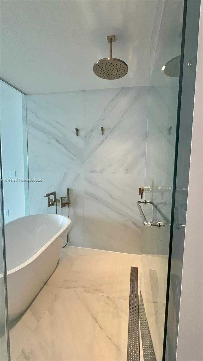 Small Image of 700 NORTH EAST 24 ST #4805, Miami Number 16
