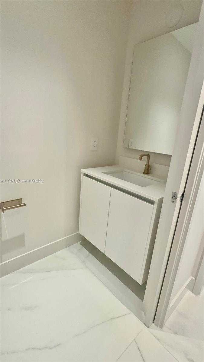 Small Image of 700 NORTH EAST 24 ST #4805, Miami Number 23