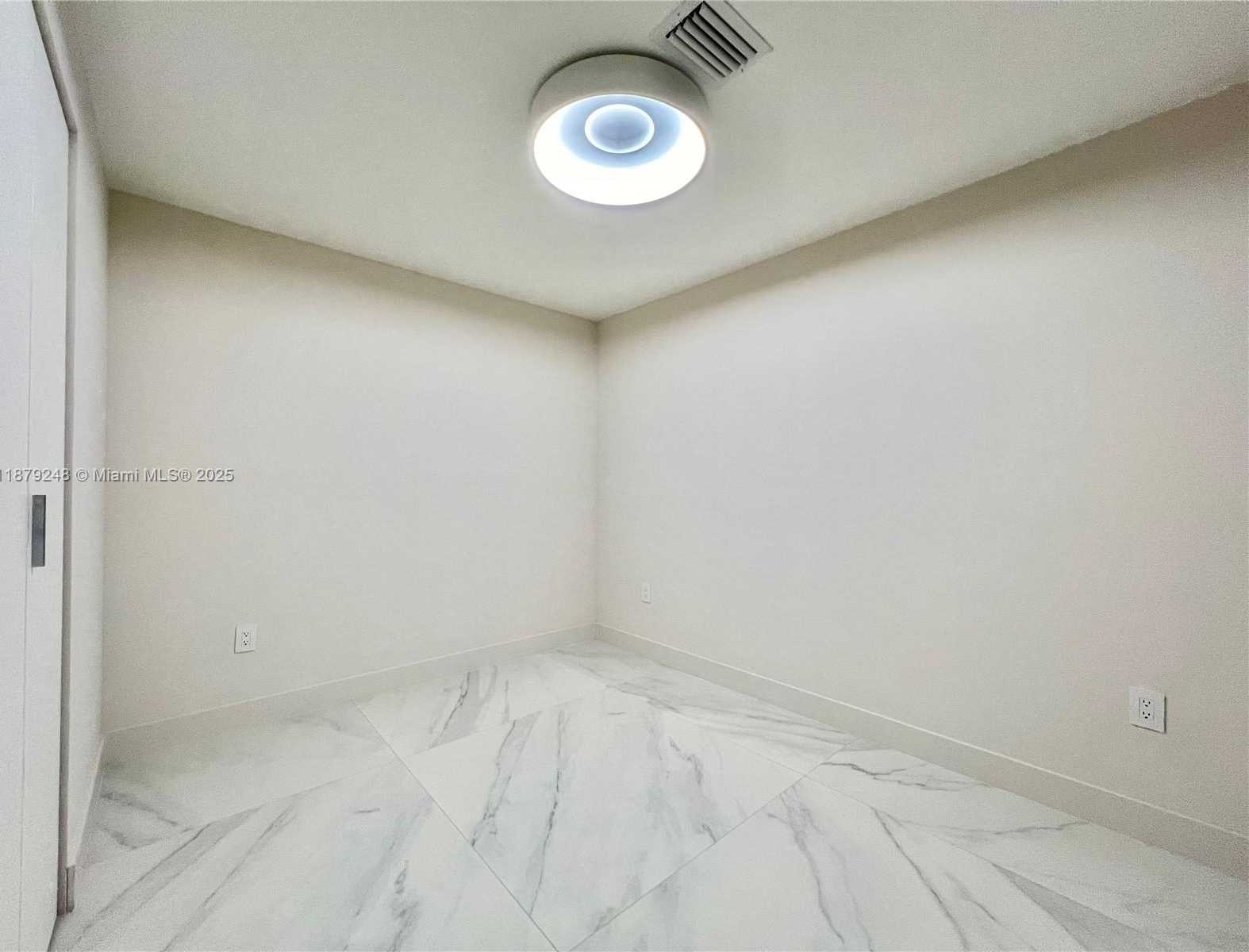 Small Image of 700 NORTH EAST 24 ST #4805, Miami Number 33