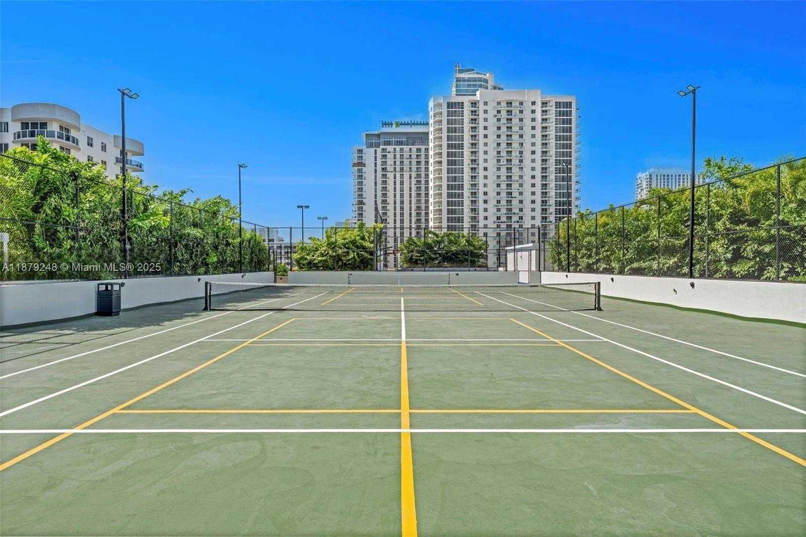 Small Image of 700 NORTH EAST 24 ST #4805, Miami Number 70