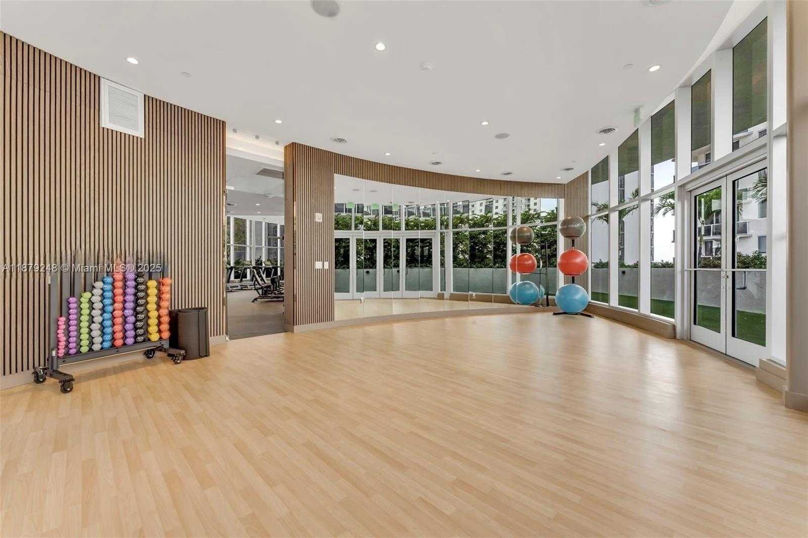Small Image of 700 NORTH EAST 24 ST #4805, Miami Number 75