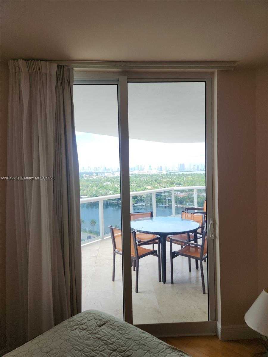 Small Image of Miami Beach Number 14