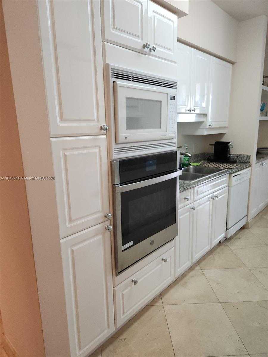 Small Image of Miami Beach Number 20
