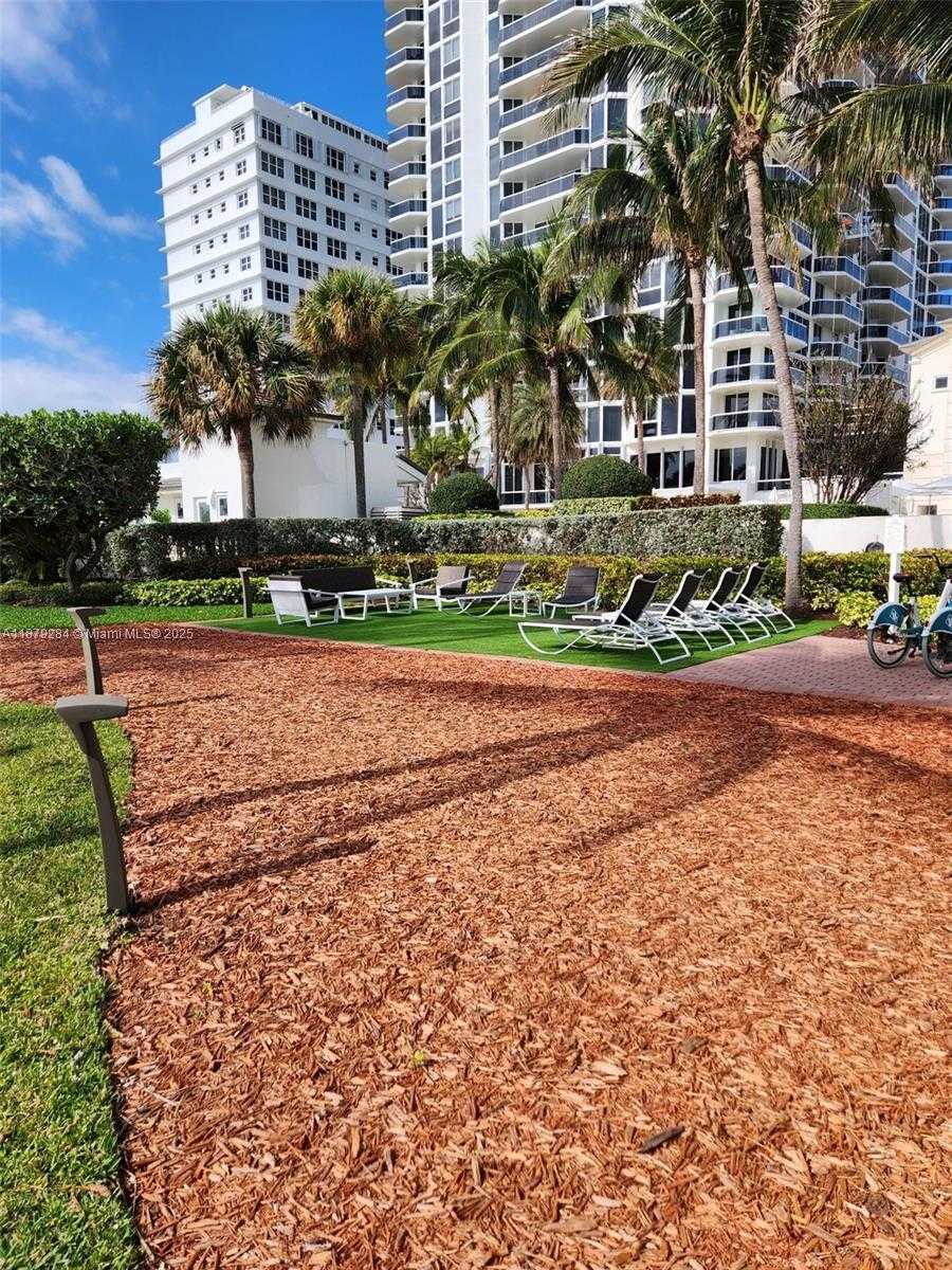 Small Image of Miami Beach Number 44