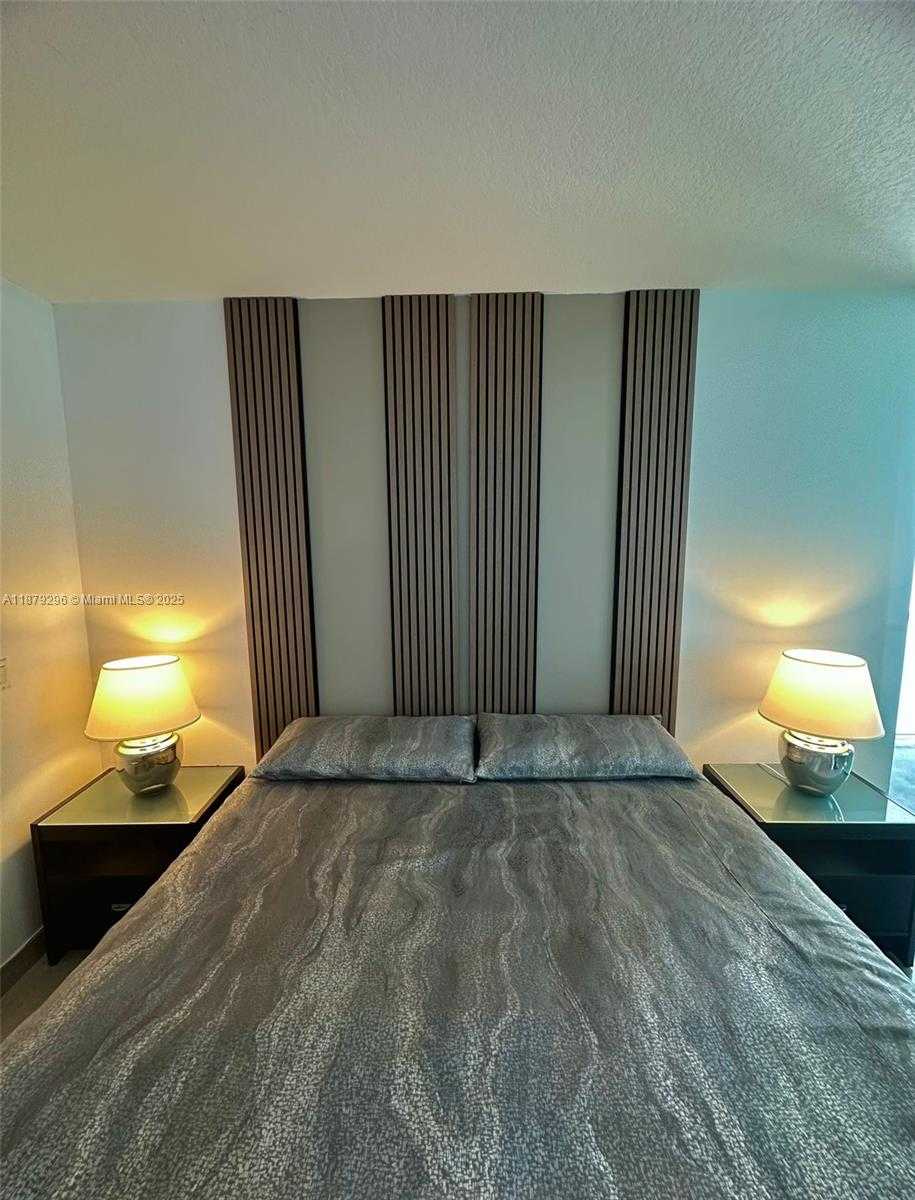 Small Image of 1900 NORTH BAYSHORE DR #1505, Miami Number 8
