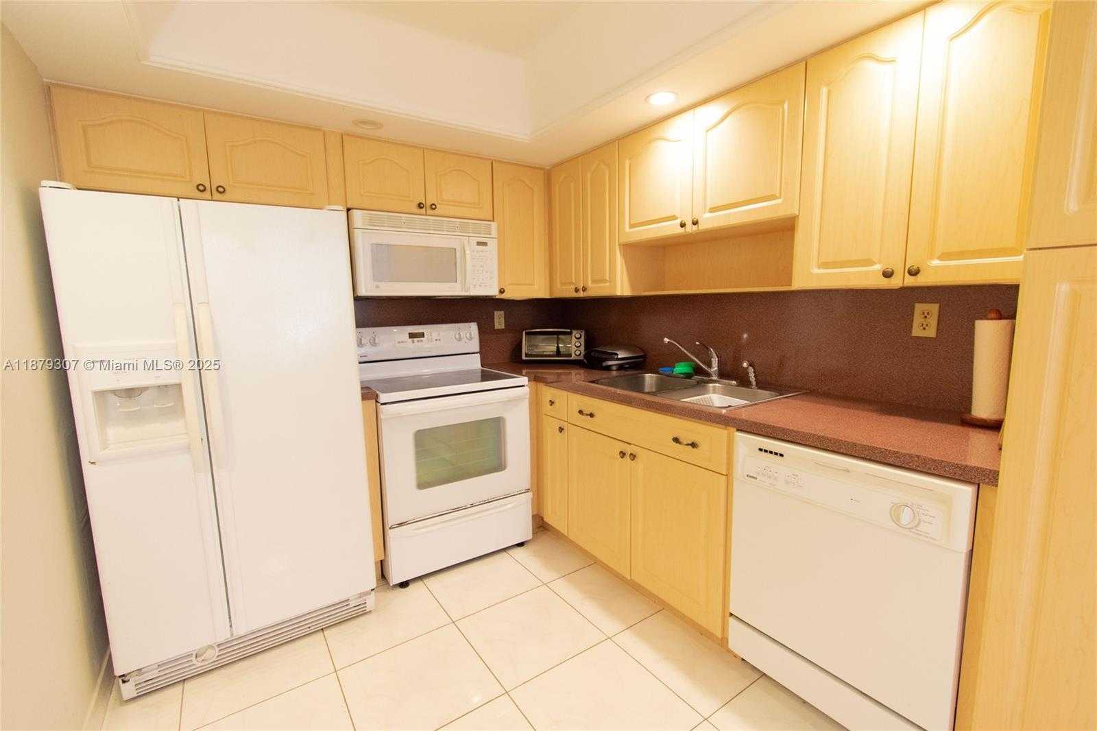 Small Image of 1621 COLLINS AVE #406, Miami Beach Number 10