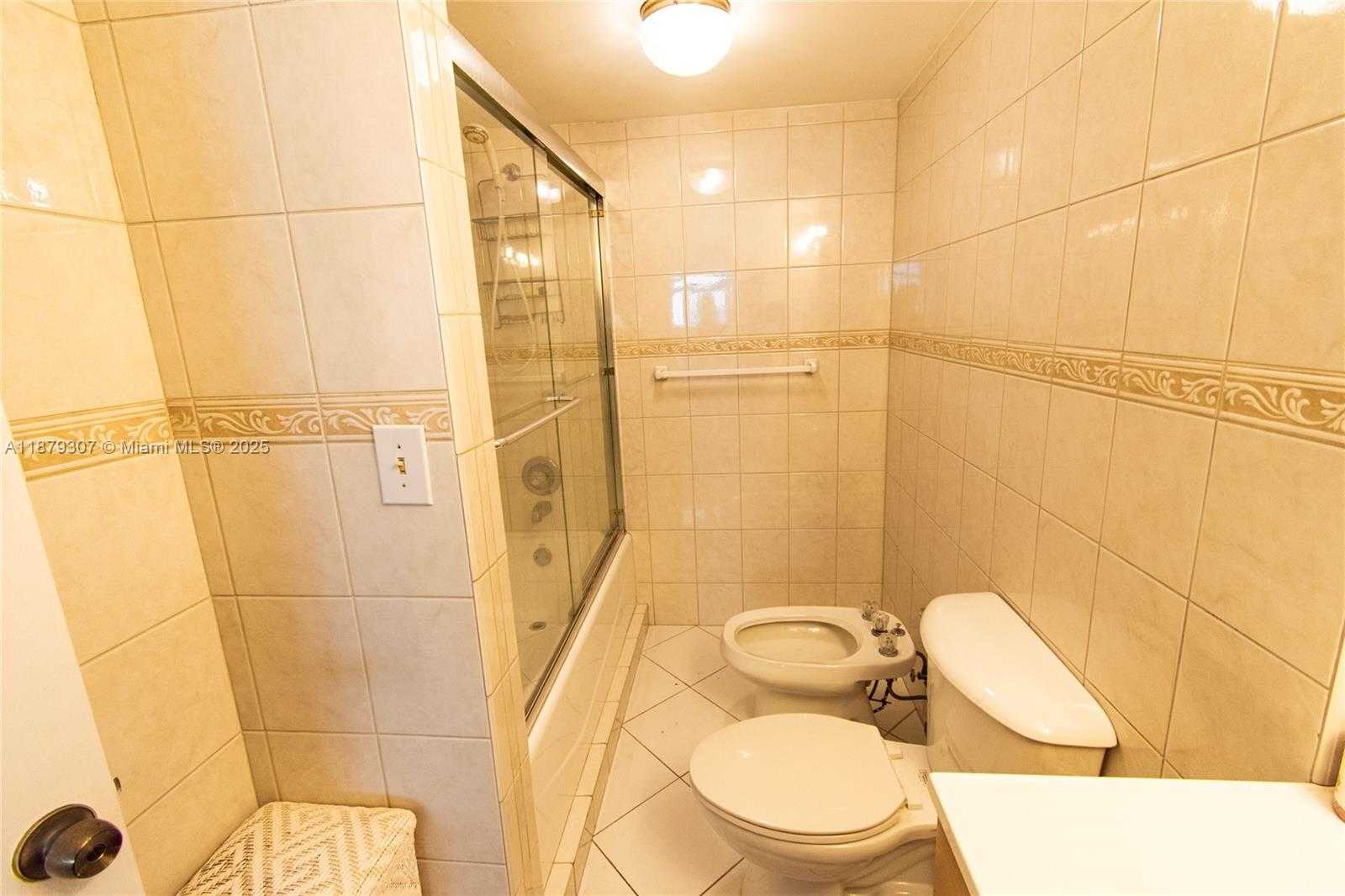 Small Image of 1621 COLLINS AVE #406, Miami Beach Number 16