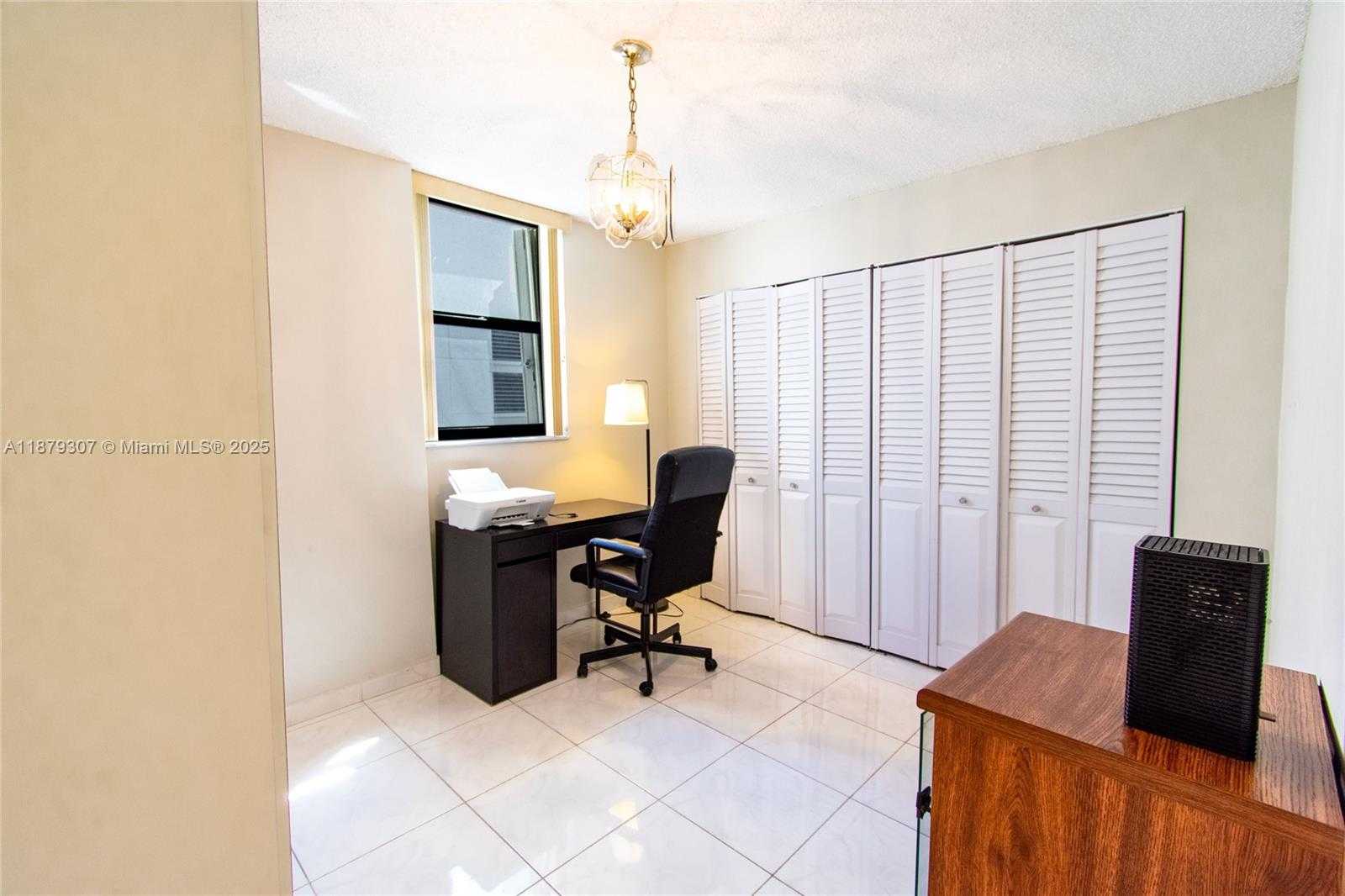 Small Image of 1621 COLLINS AVE #406, Miami Beach Number 17