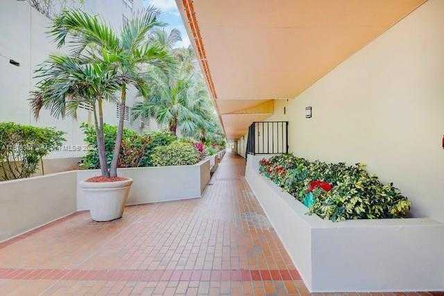 Small Image of 1621 COLLINS AVE #406, Miami Beach Number 31