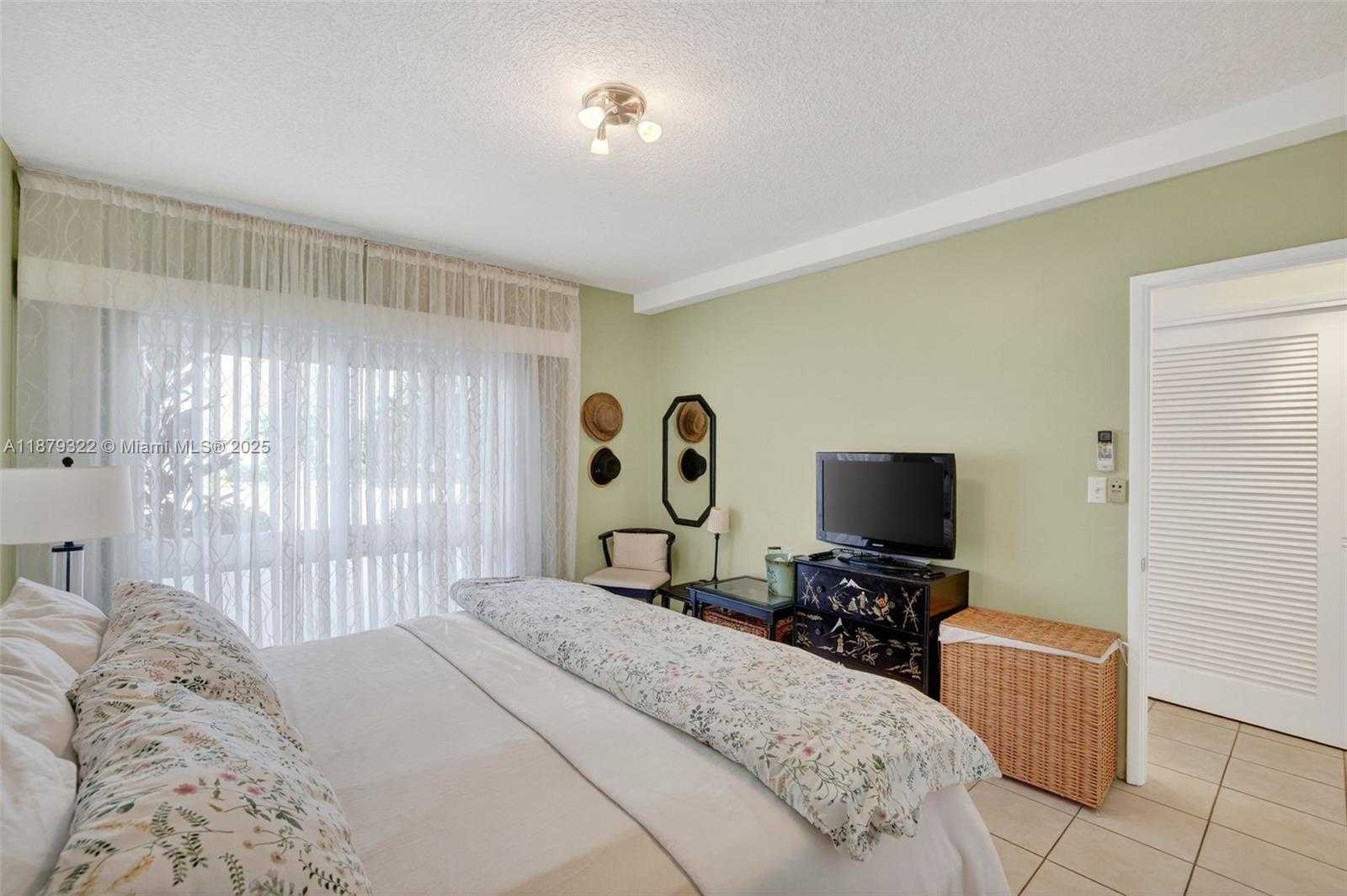 Small Image of 425 BAYSHORE DR #d-3, Fort Lauderdale Number 15