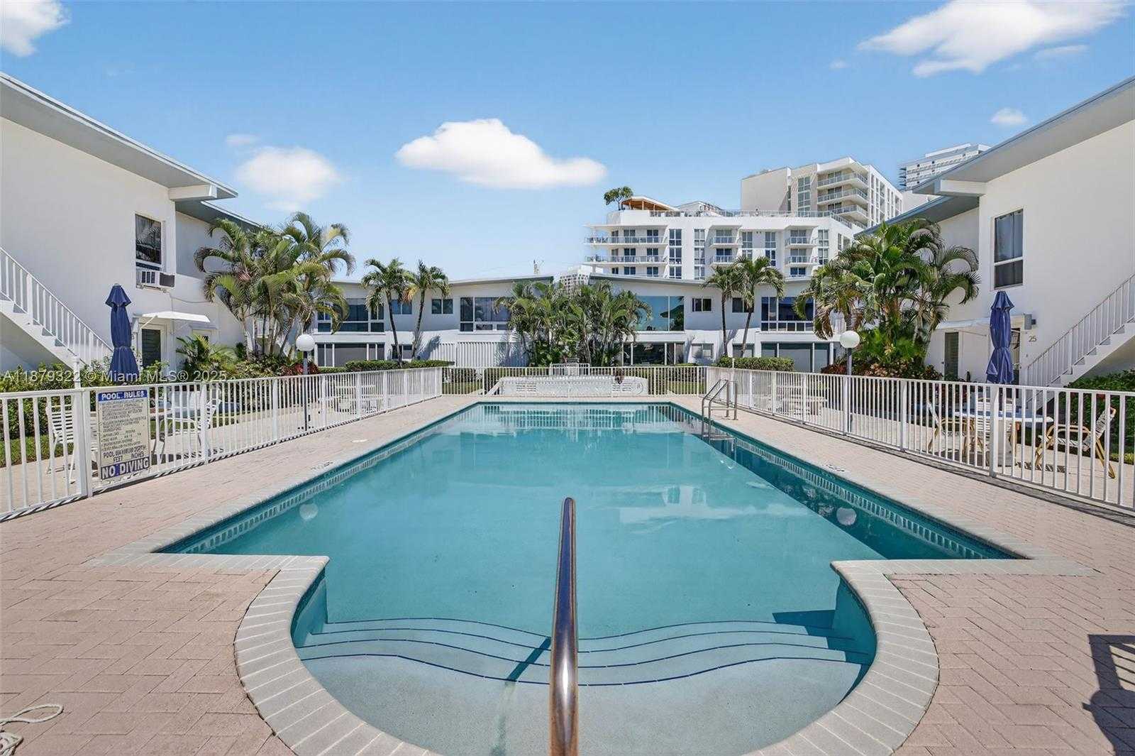 Small Image of 425 BAYSHORE DR #d-3, Fort Lauderdale Number 2