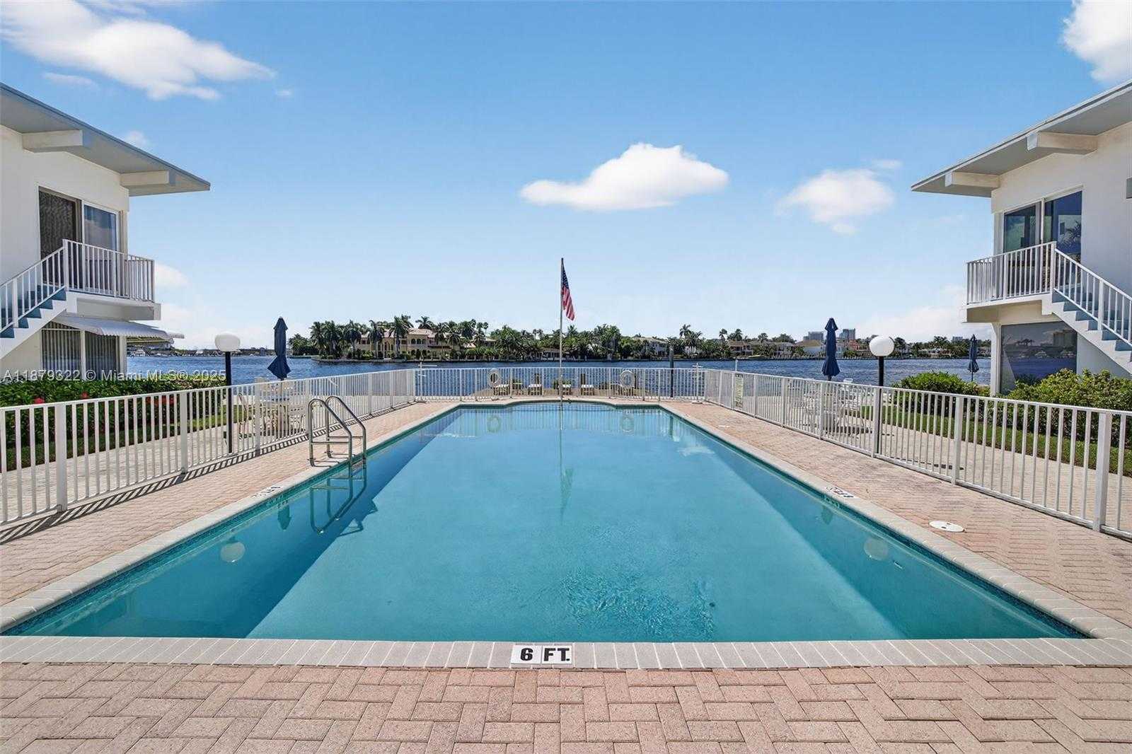 Small Image of 425 BAYSHORE DR #d-3, Fort Lauderdale Number 3