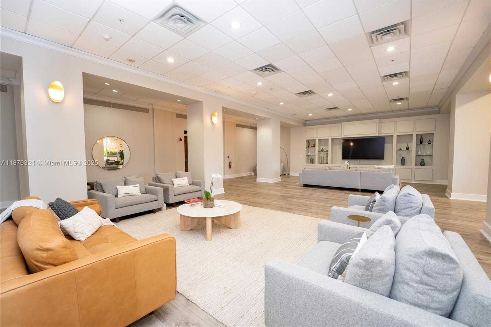 Small Image of 5600 COLLINS AVE #4H, Miami Beach Number 27