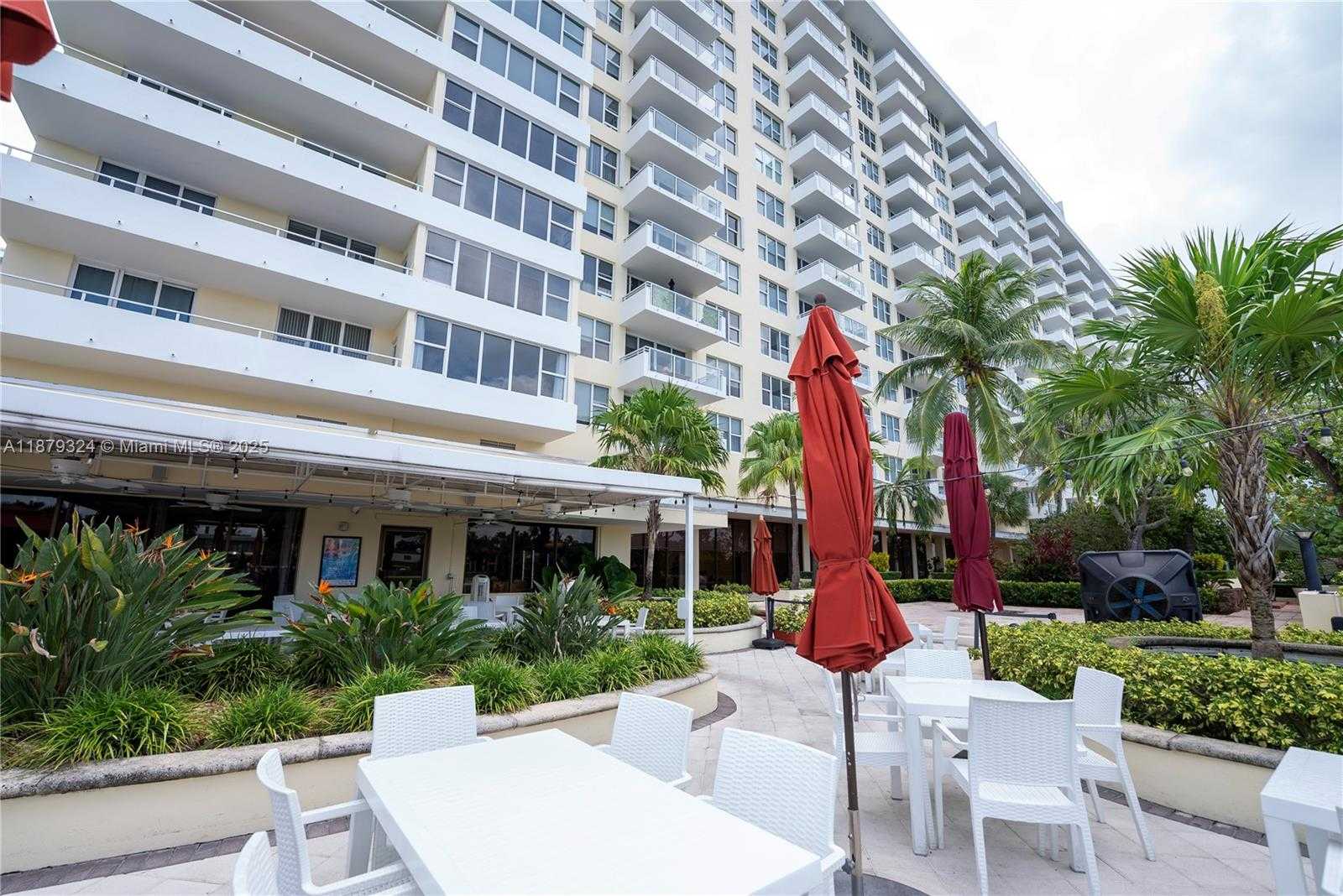 Small Image of 5600 COLLINS AVE #4H, Miami Beach Number 33