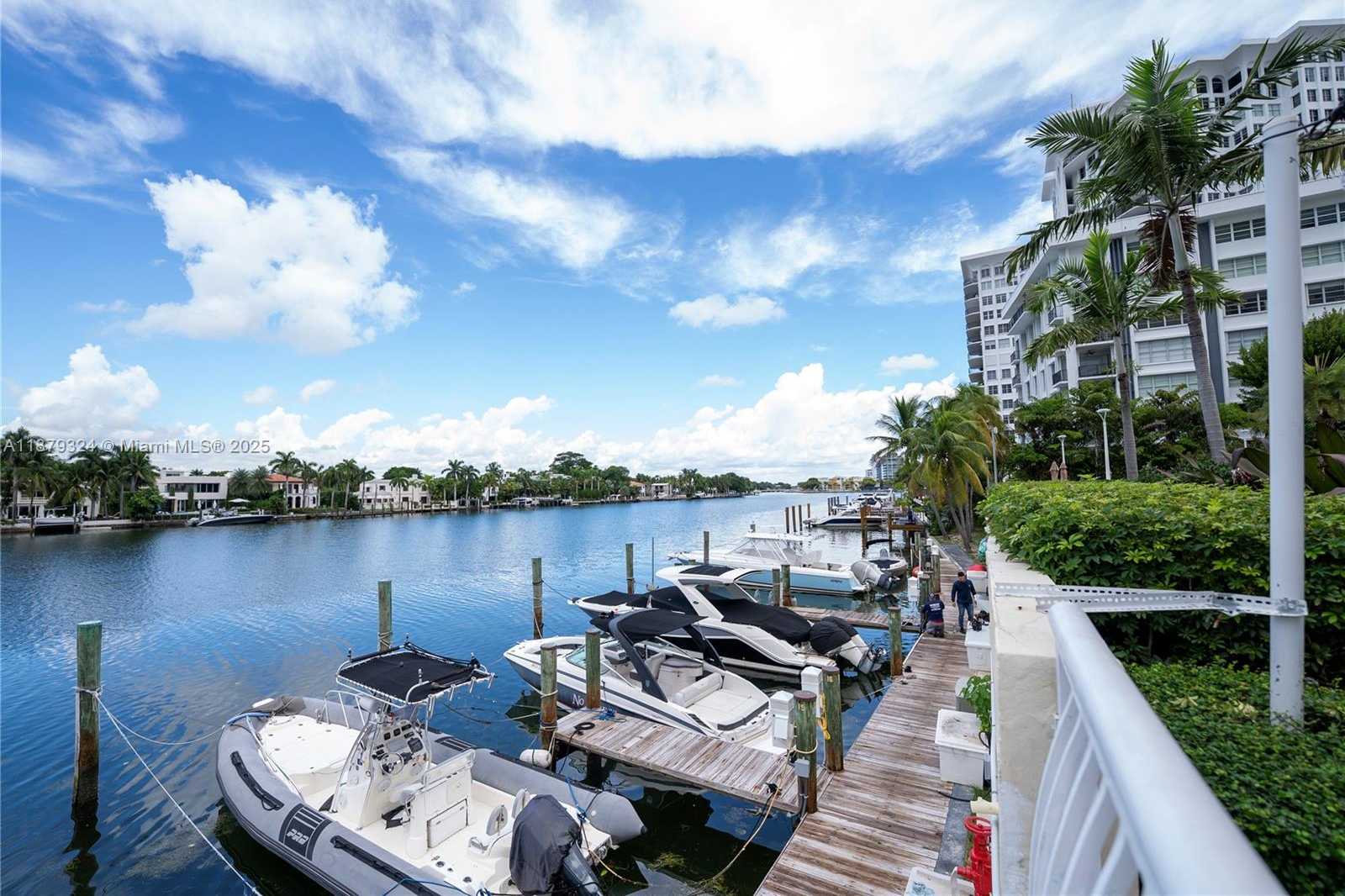 Small Image of 5600 COLLINS AVE #4H, Miami Beach Number 35