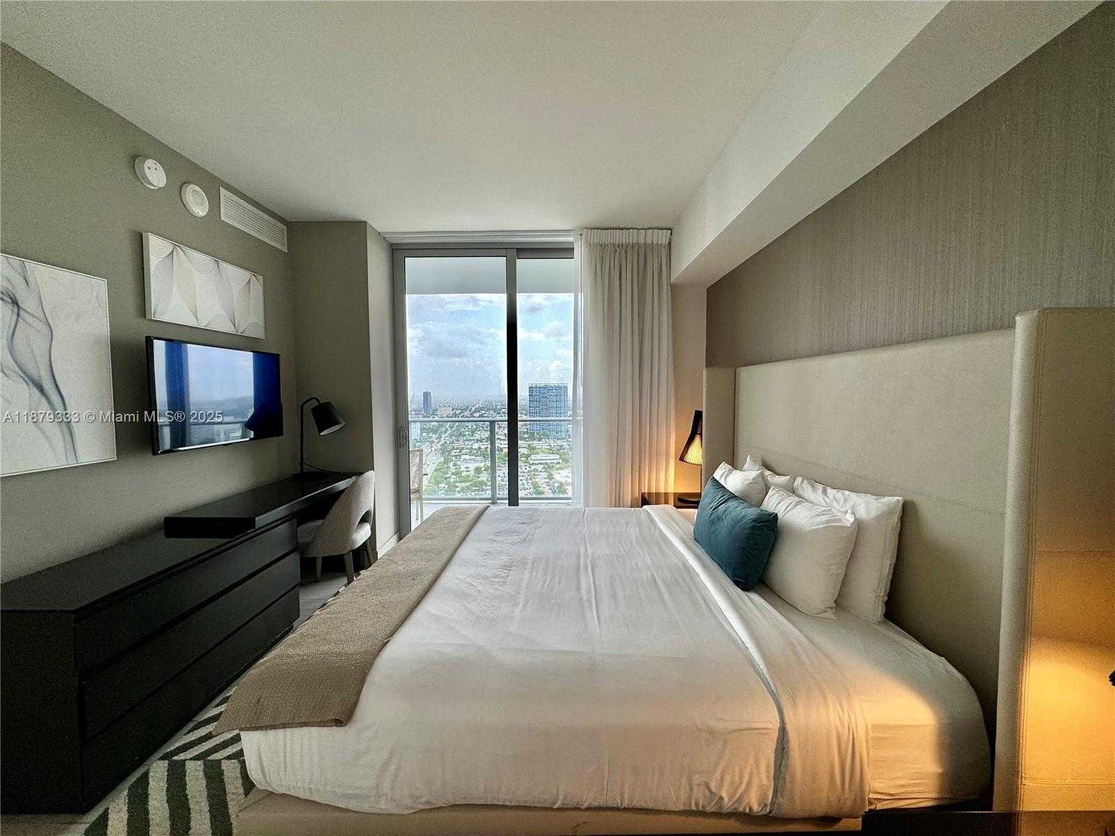 Small Image of 4010 SOUTH OCEAN DR #R2406, Hollywood Number 6