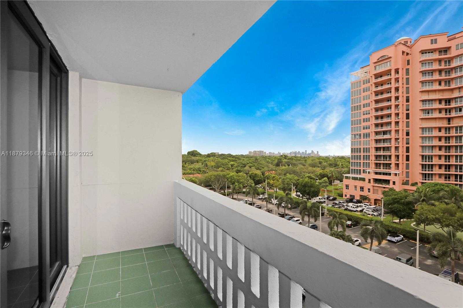 Small Image of 90 EDGEWATER DR #718, Coral Gables Number 14