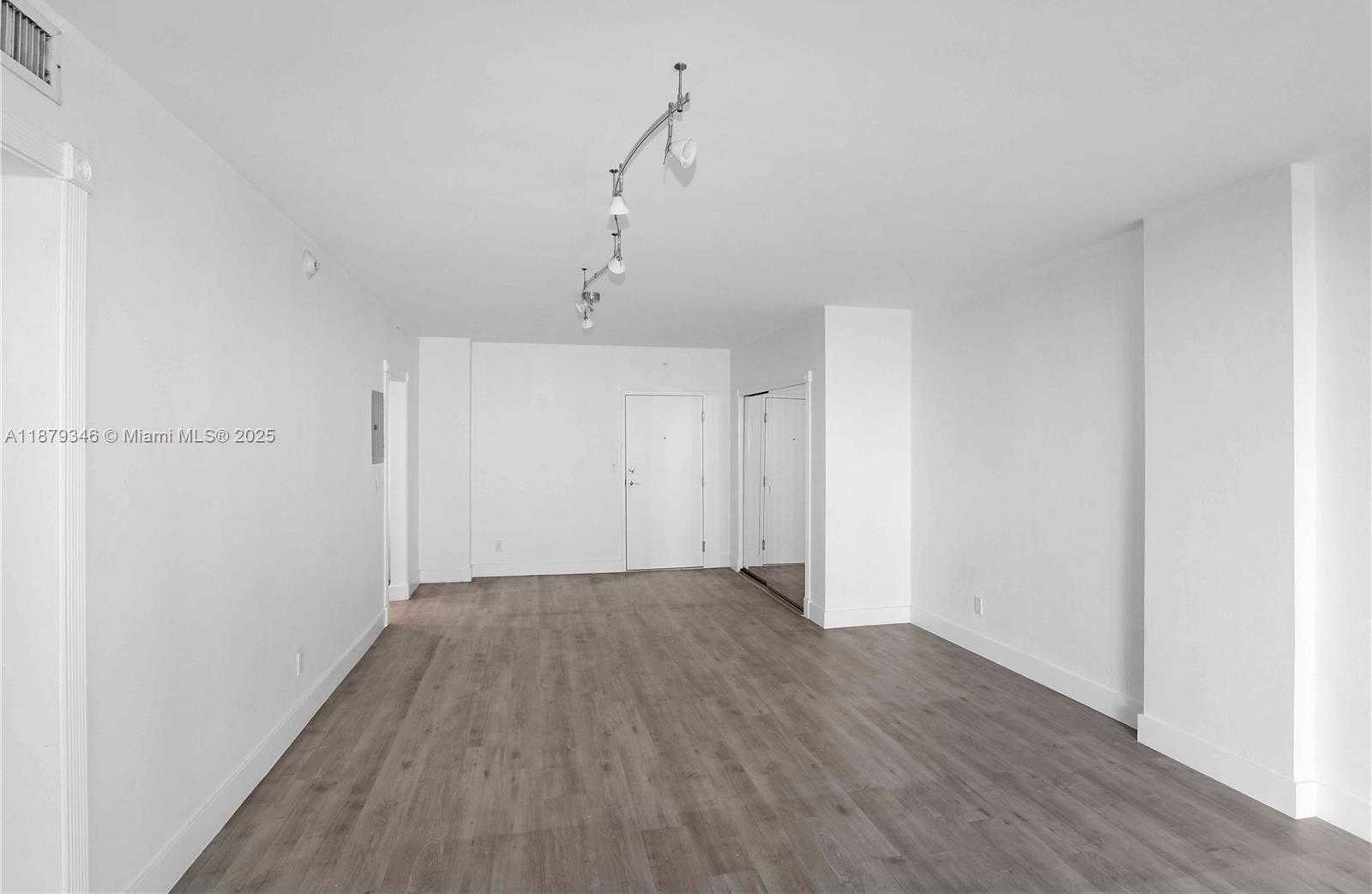 Small Image of 90 EDGEWATER DR #718, Coral Gables Number 3