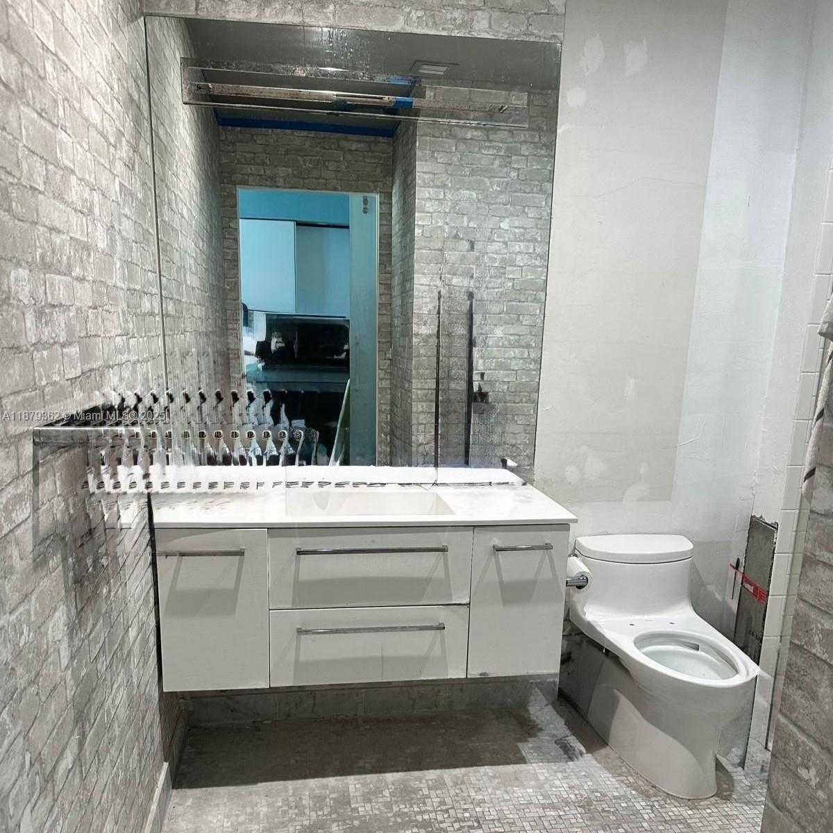 Small Image of 234 NORTH EAST 3RD ST #1805, Miami Number 8