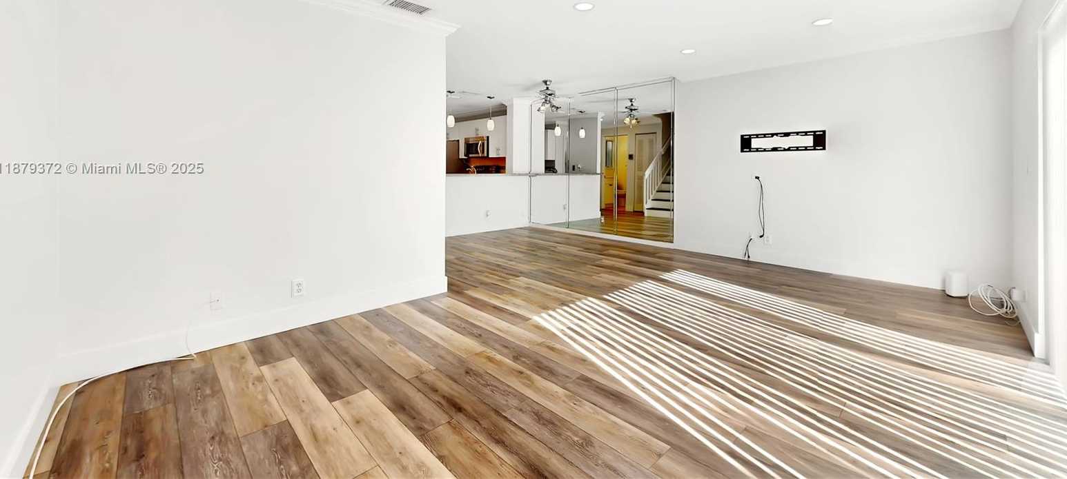 Small Image of 17367 SOUTH WEST 140TH CT, Miami Number 13