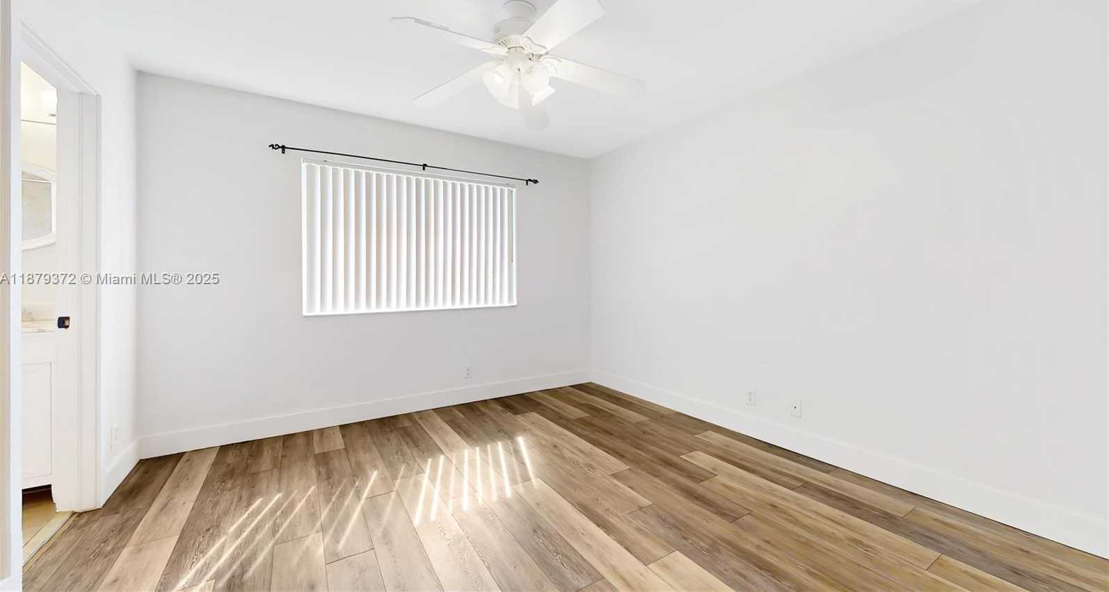 Small Image of 17367 SOUTH WEST 140TH CT, Miami Number 15