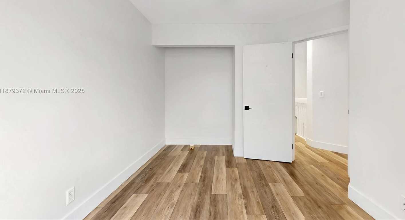 Small Image of 17367 SOUTH WEST 140TH CT, Miami Number 19