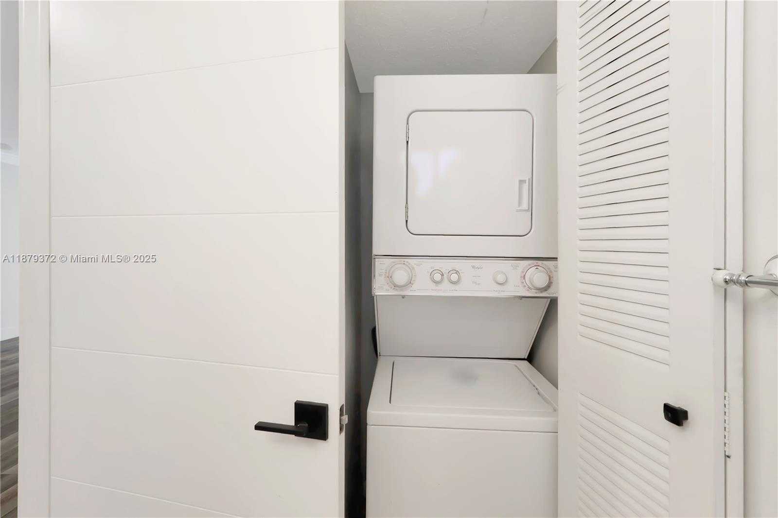 Small Image of 17367 SOUTH WEST 140TH CT, Miami Number 24