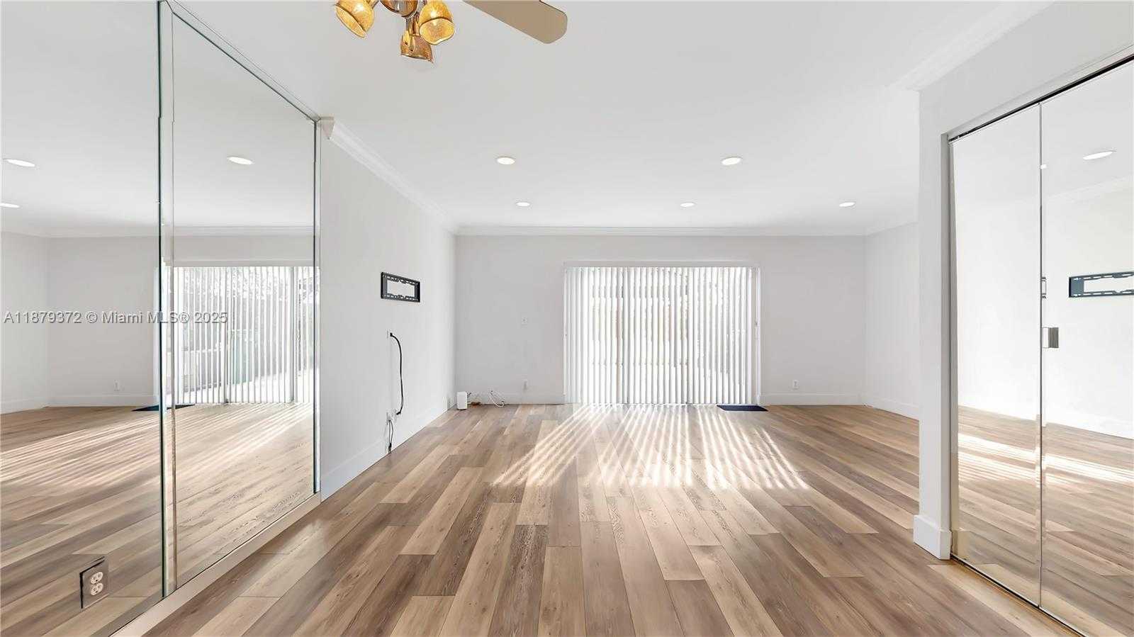 Small Image of 17367 SOUTH WEST 140TH CT, Miami Number 6