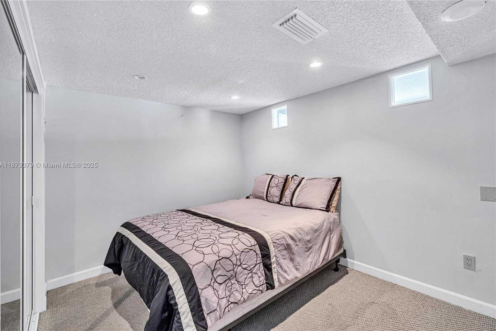 Small Image of 5005 COLLINS AVE #616, Miami Beach Number 12
