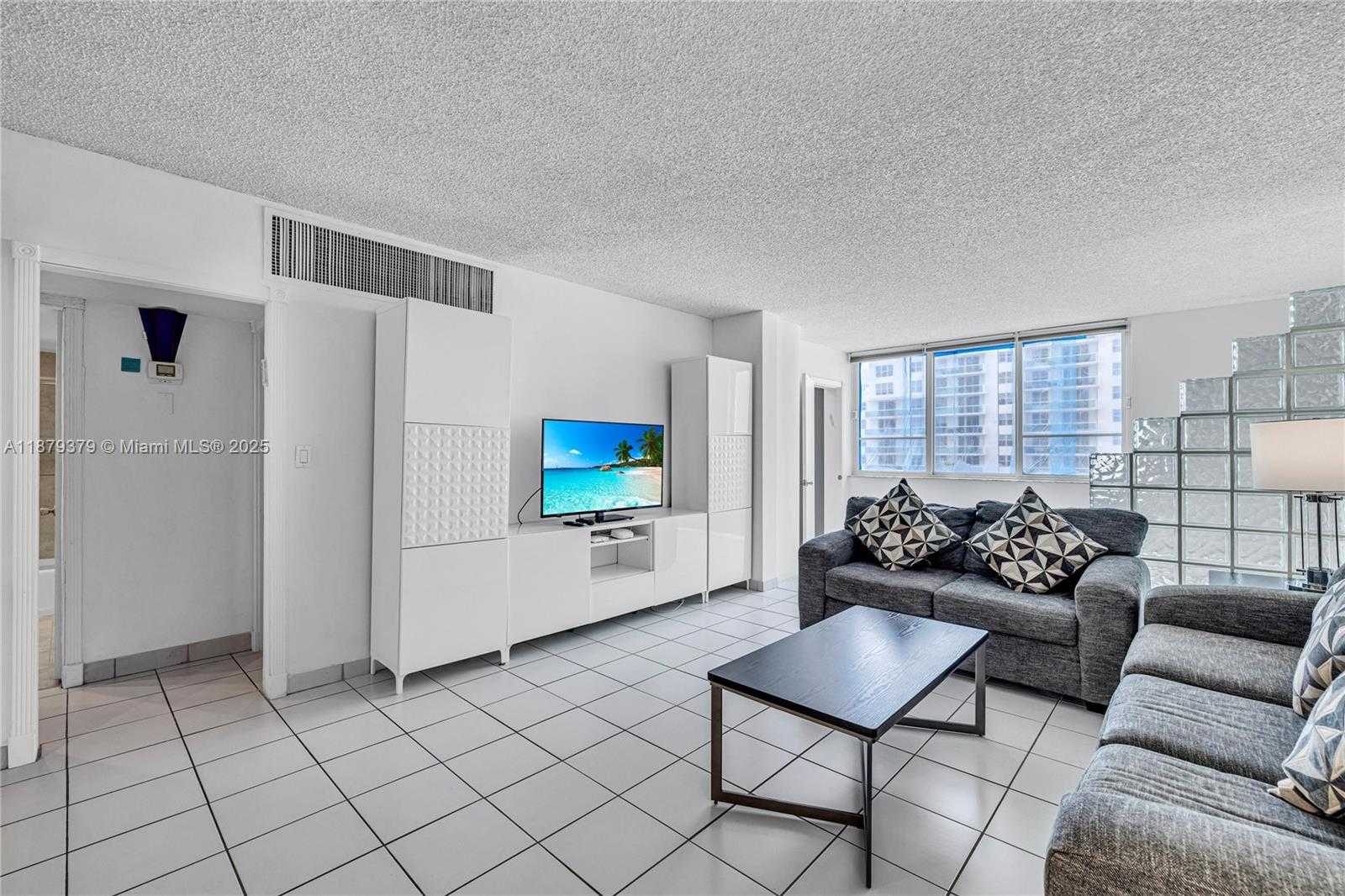 Small Image of 5005 COLLINS AVE #616, Miami Beach Number 25