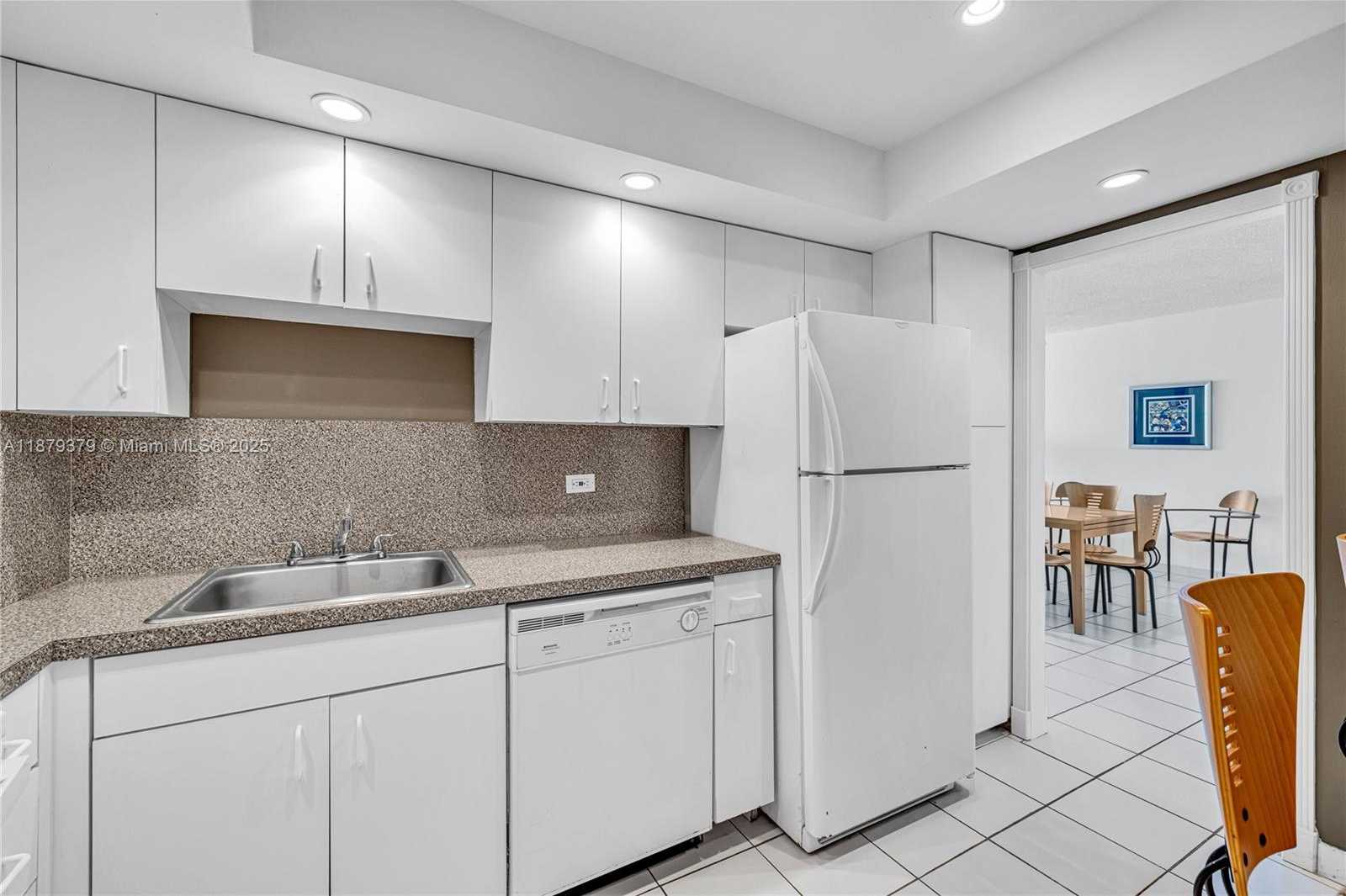 Small Image of 5005 COLLINS AVE #616, Miami Beach Number 6