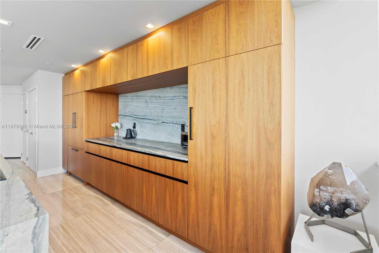 Small Image of 20185 EAST COUNTRY CLUB DR #PH6, Aventura Number 12