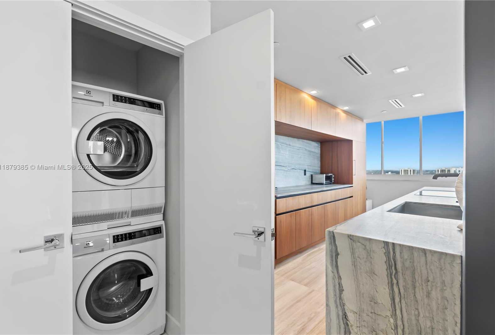 Small Image of 20185 EAST COUNTRY CLUB DR #PH6, Aventura Number 44